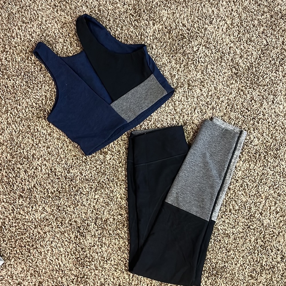Outdoor Voices Dipped Compression Leggings & Matching Bra